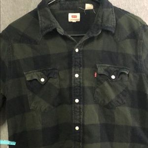 Levi’s Flannel Shirt (Size Large)